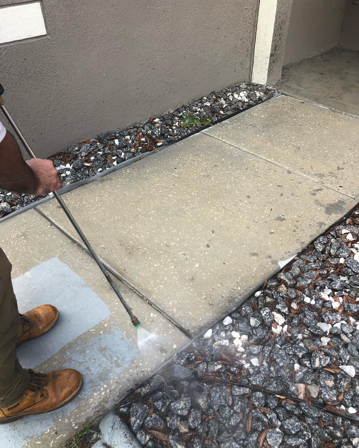 Commercial Exterior Cleaning Near Gibsonton Florida